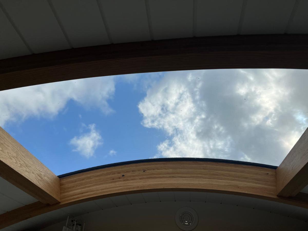 Toms Hut And Robins Rest Shepherd Huts Near เวดบริดจ์ ภายนอก รูปภาพ